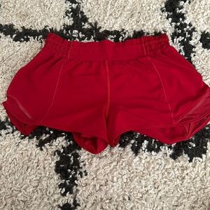 Lulu-Lemon Hotty Hot Low-Rise lined shorts 2.5”